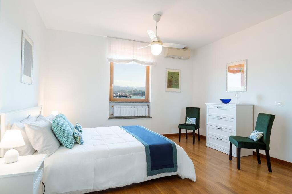 Piccapiana Sea View Attic Flat Apartment ลาสเปเซีย ภายนอก รูปภาพ